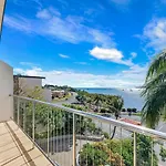 Whitsunday Beachfront Apartment On Broadwater