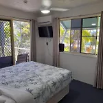 Airlie Apartments