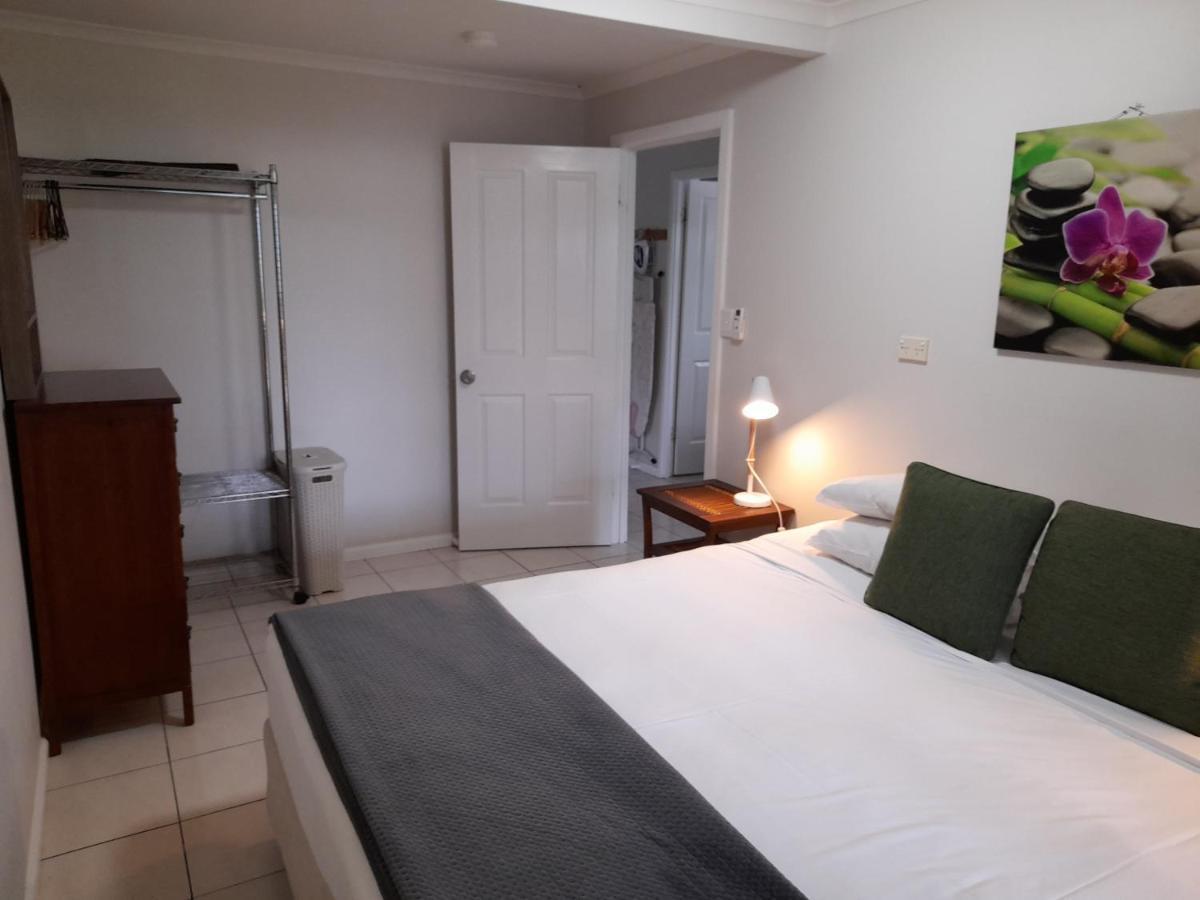 Airlie Aparthotel 3*