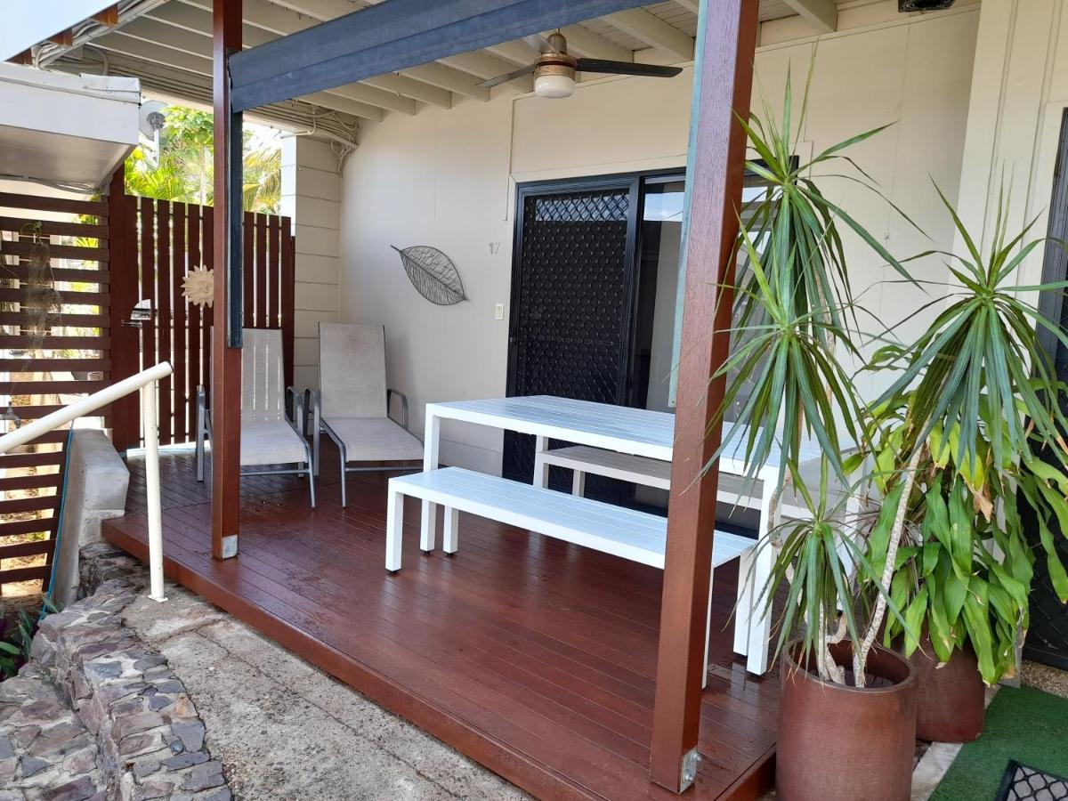 Airlie Aparthotel 3*