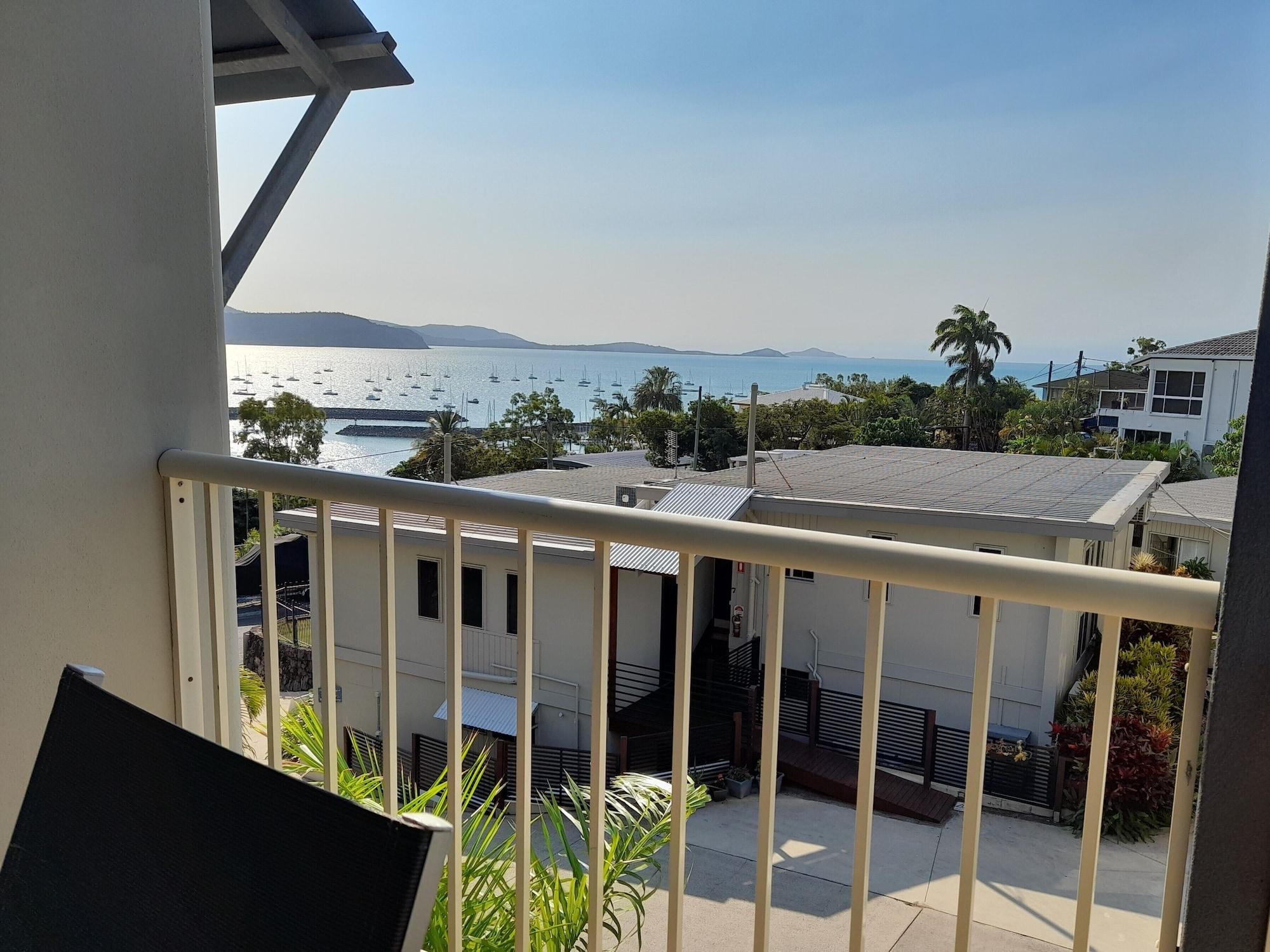 Aparthotel Airlie 3*