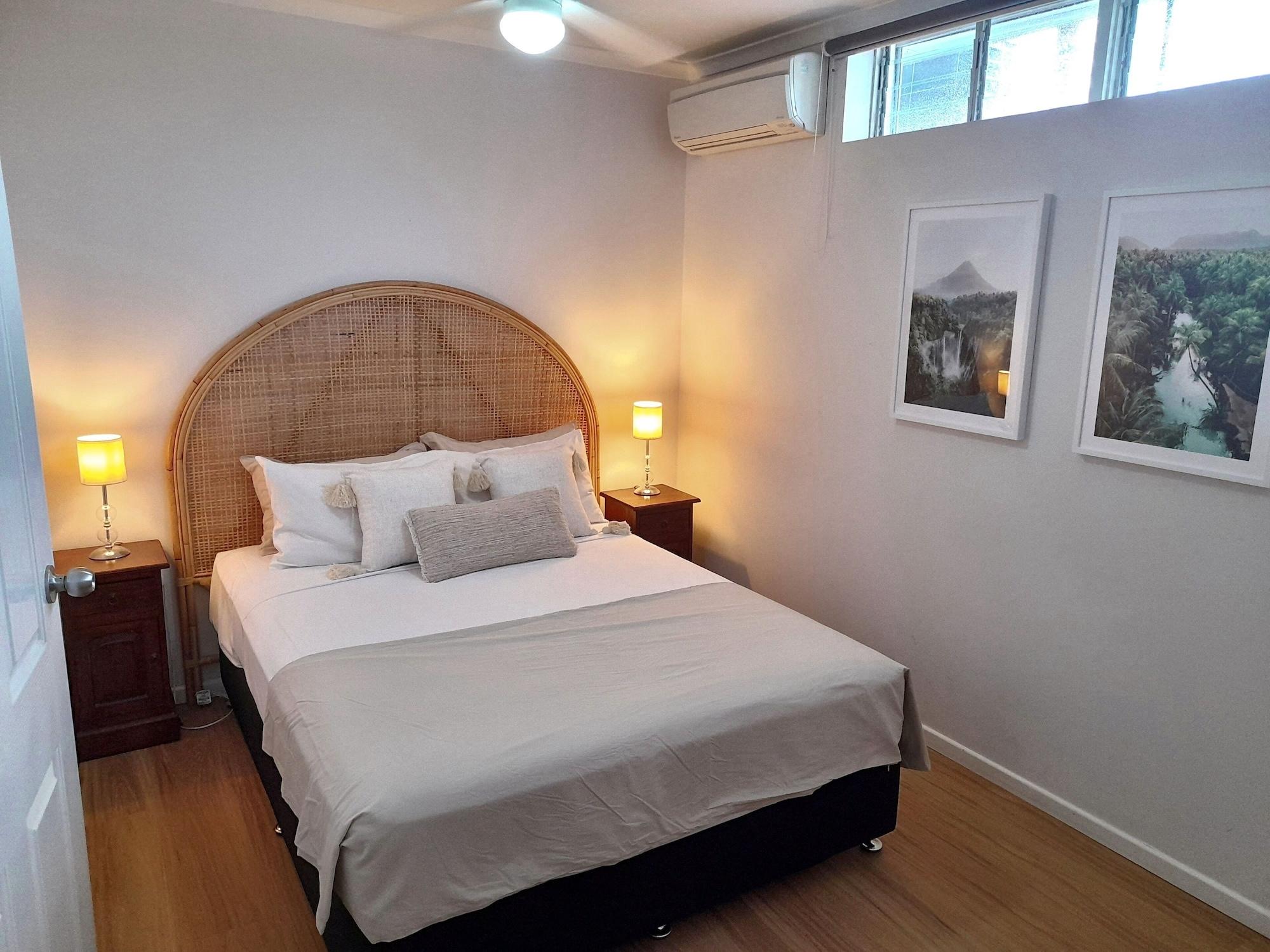 Airlie Aparthotel 3*