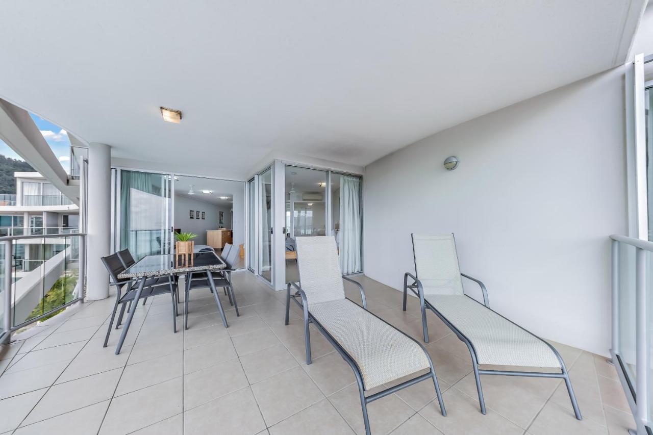 Horizon Views On Airlie Apartment