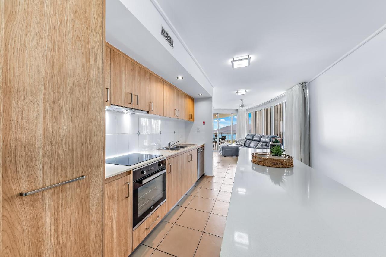 Apartment Horizon Views On Airlie *