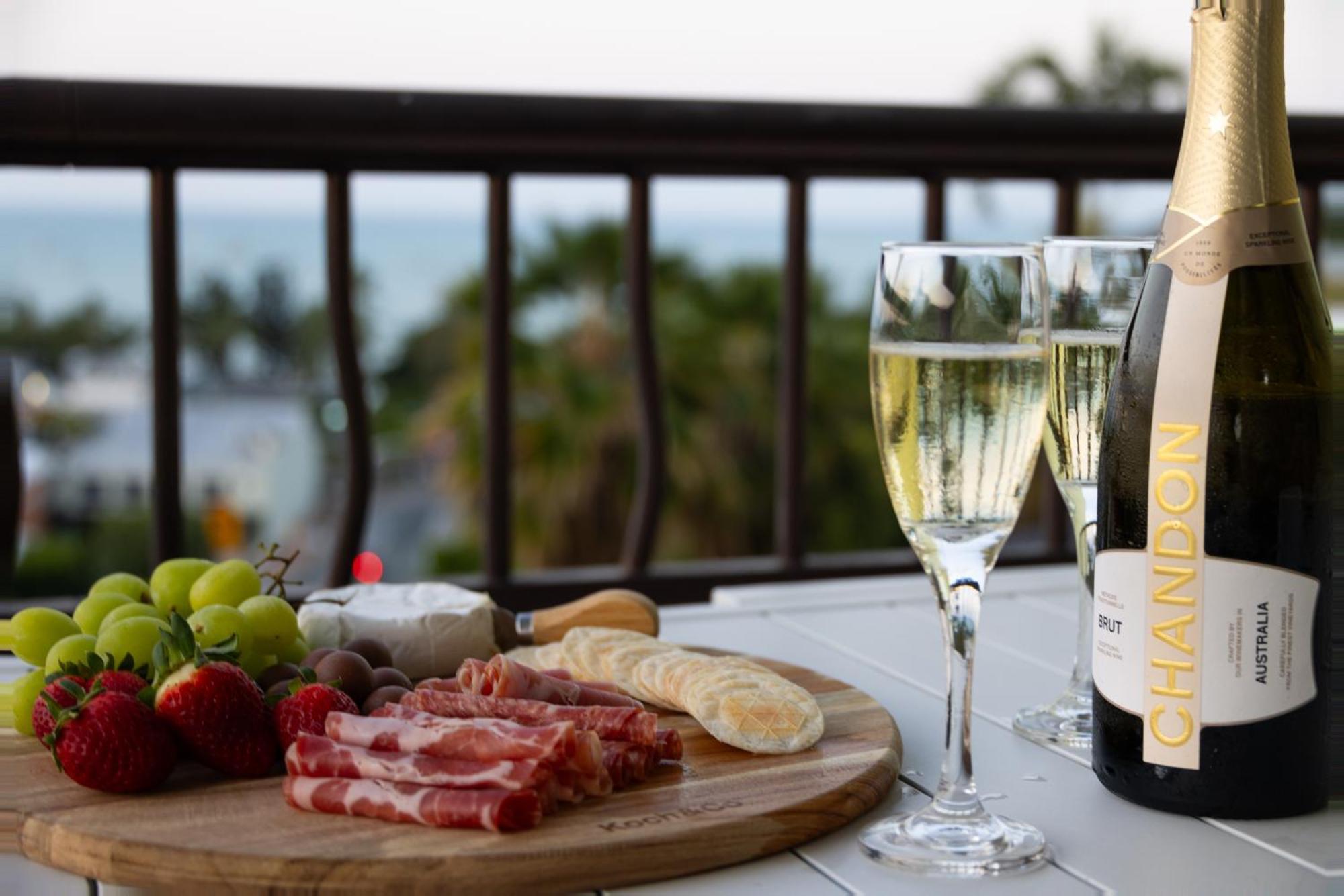 Aqua On The Edge Airlie Beach