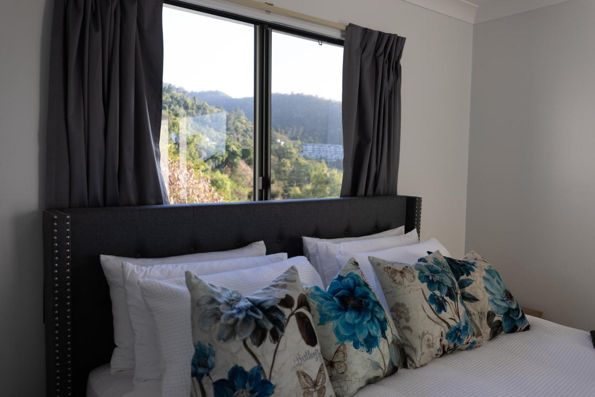 Apartment Aqua On The Edge Airlie Beach