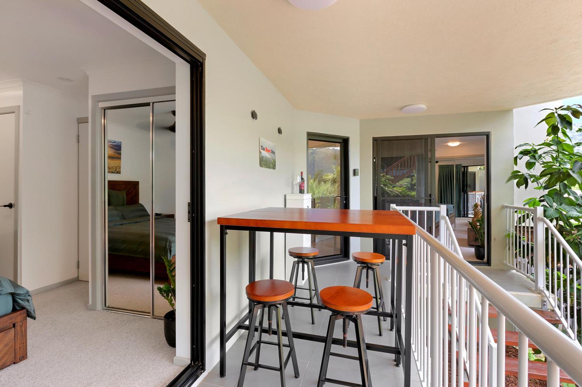 The Heart - Airlie Apartment