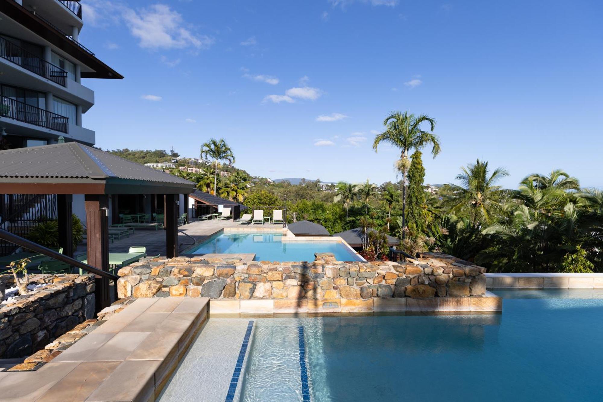 Aqua On The Edge * Airlie Beach
