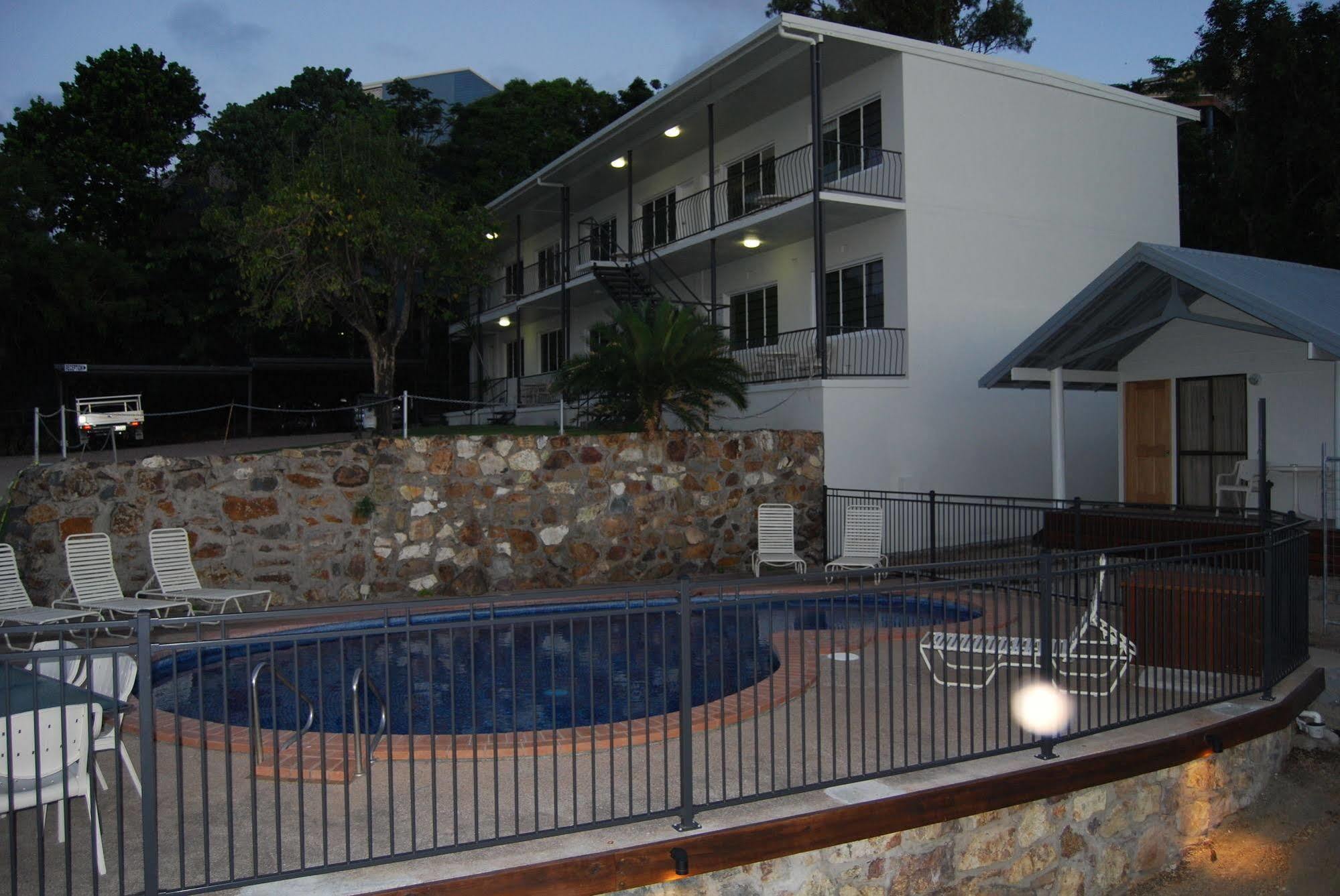 Aparthotel Airlie Beach Apartments 3*