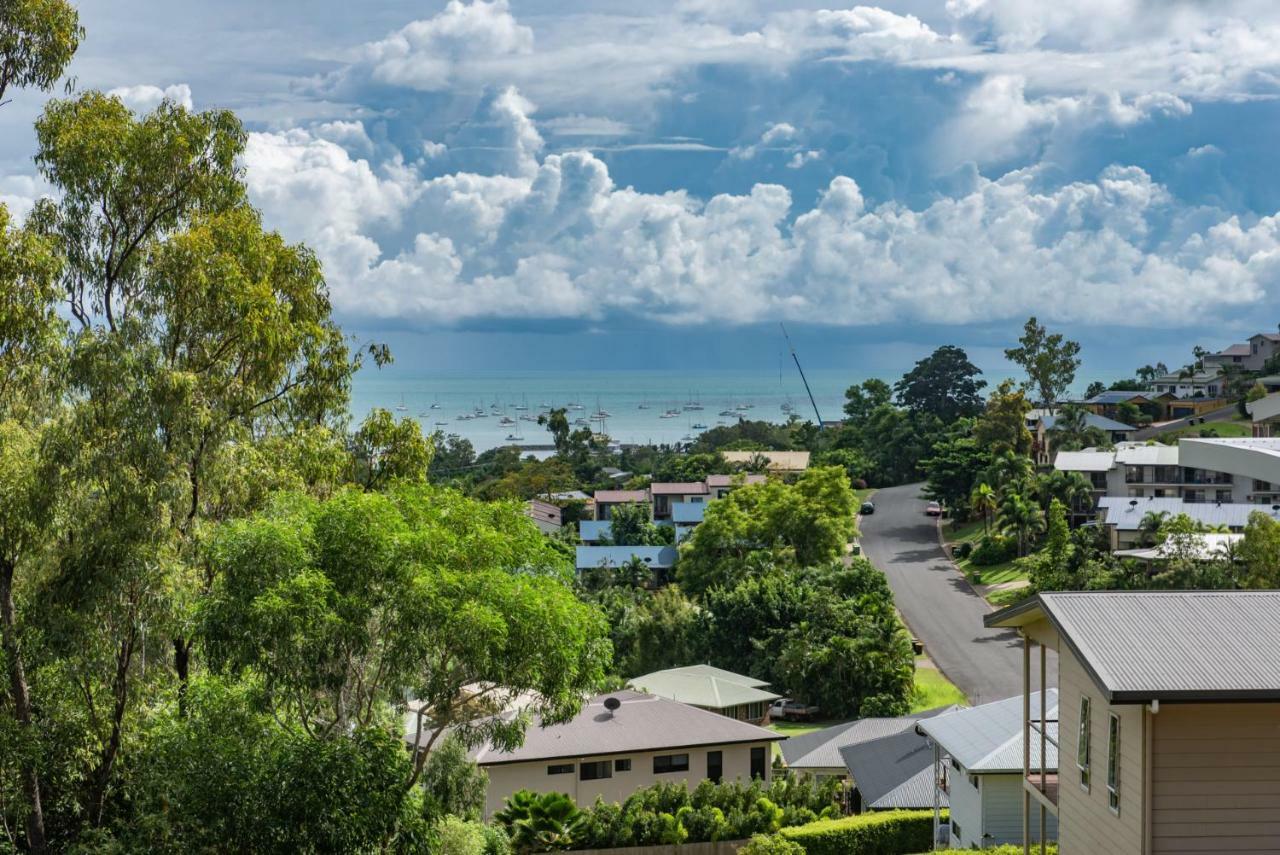 Austinmer - Cannonvale Airlie Beach