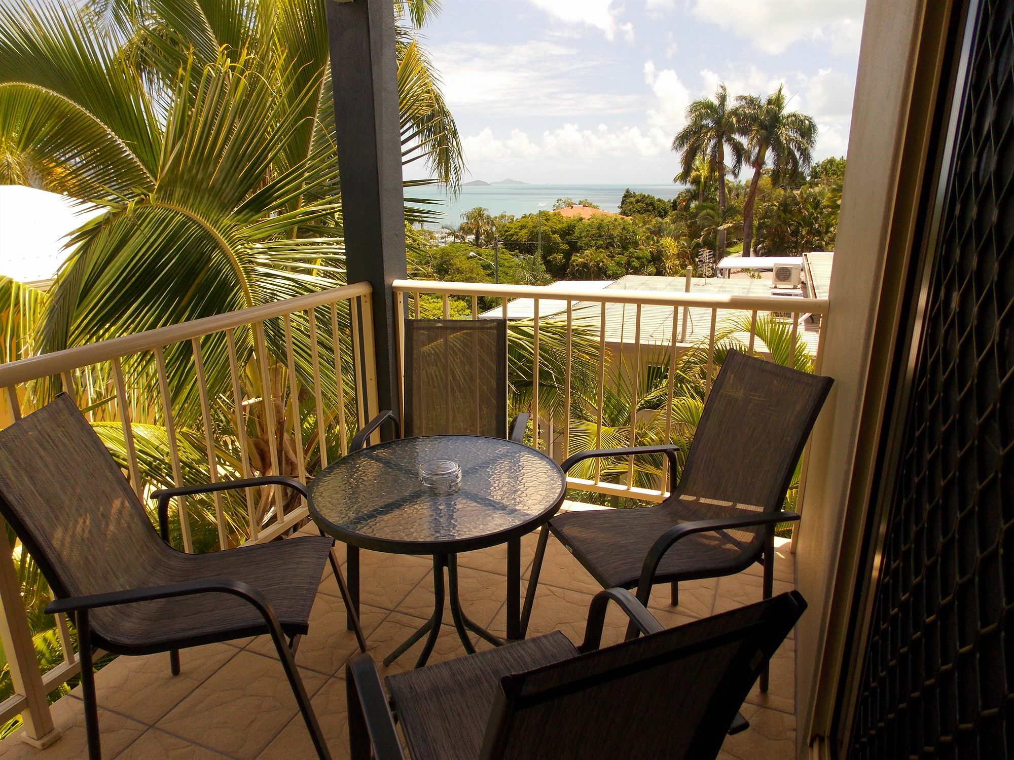 Aparthotel Airlie