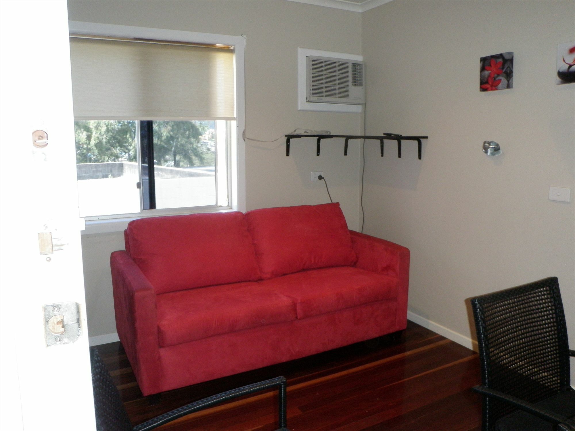 Airlie Aparthotel