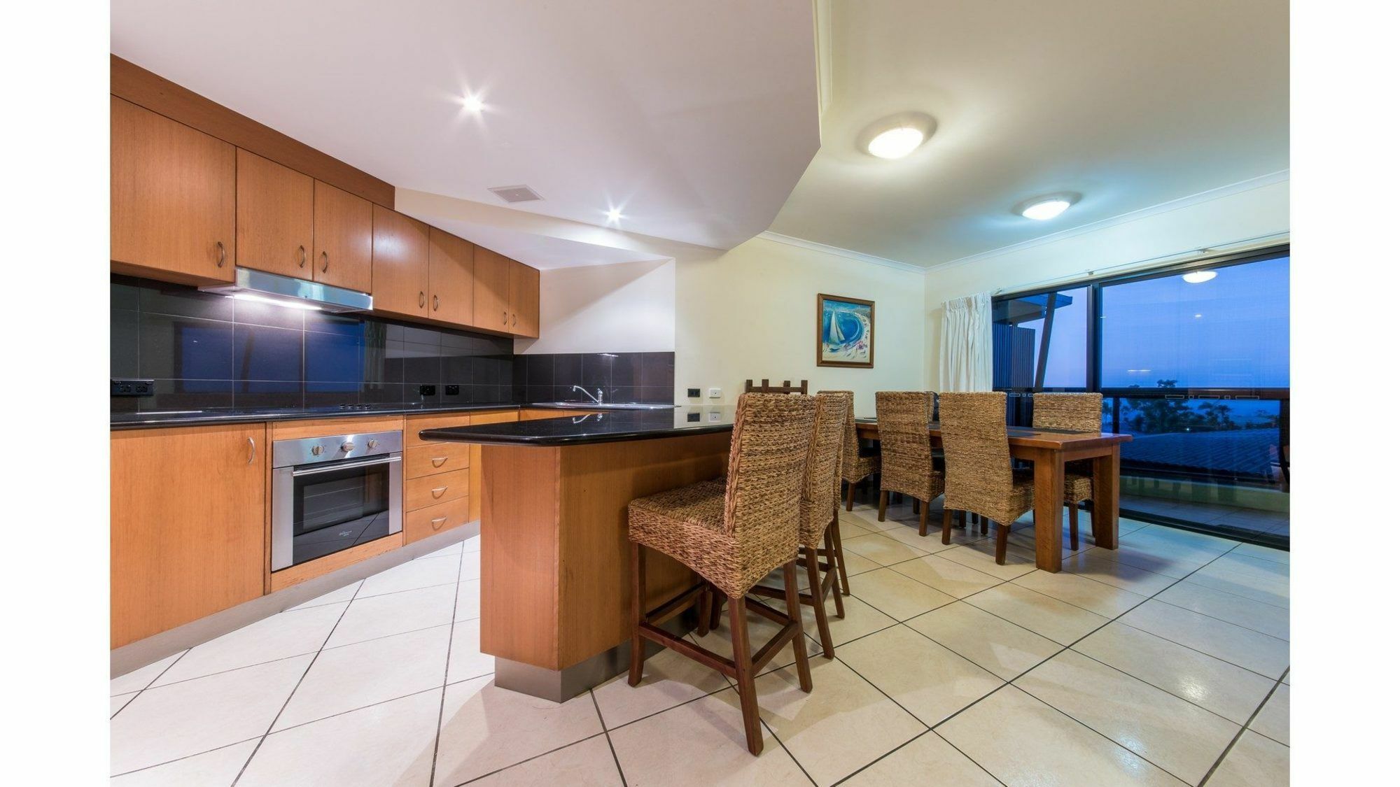 Paradise Penthouse At Waves Airlie Beach