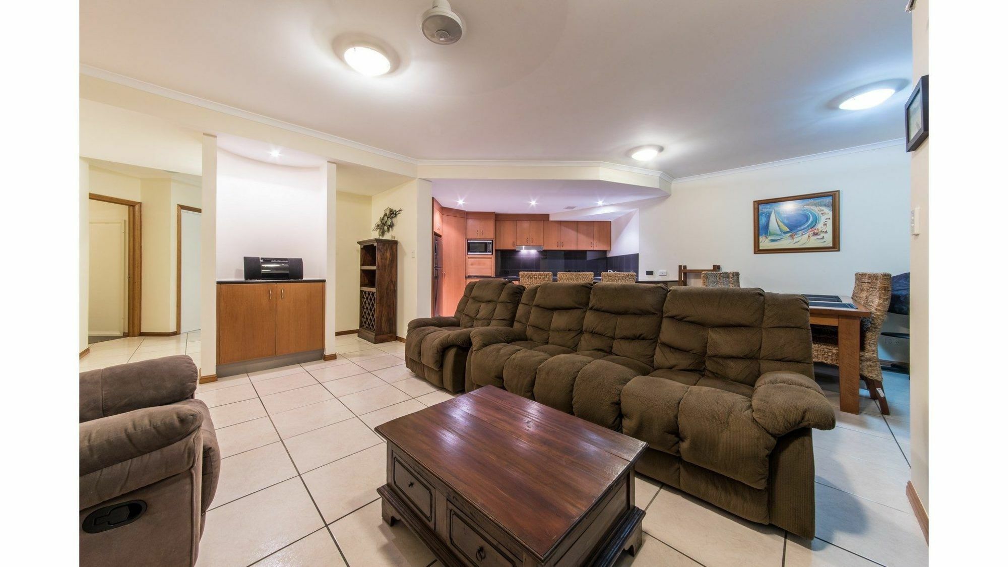 Paradise Penthouse At Waves Airlie Beach