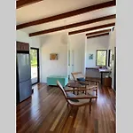 Ridge Cabin - Stunning Views - 5Km From Neighbours