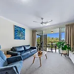 Alpha 8 On Waterson - Airlie Beach