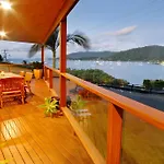 Airlie Waterfront Bed & Breakfast