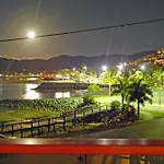 Airlie Waterfront Bed & Breakfast
