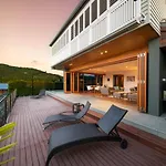 Airlie Beach Waterfront Luxury At 10 The Cove