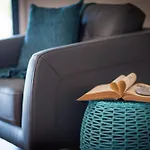 Nautilus On Nara - Spacious Airlie Beach Holiday Home With Ocean Views
