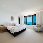 \'Whitsunday Blue\' Luxury Home With Ocean Views