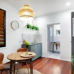 Airlie Beach Eco Cabins - Adults Only