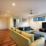 Airlie Escape