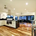 Airlie Escape