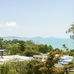 Airlie Harbour Apartment - Airlie Beach