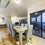 Airlie Harbour Apartment - Airlie Beach