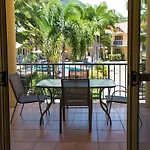 Beach Court - Airlie Beach