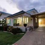 Gonetroppo - Airlie Beach