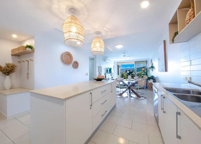 Sea-La-Vie Whitsunday Ocean Views & Pool Views