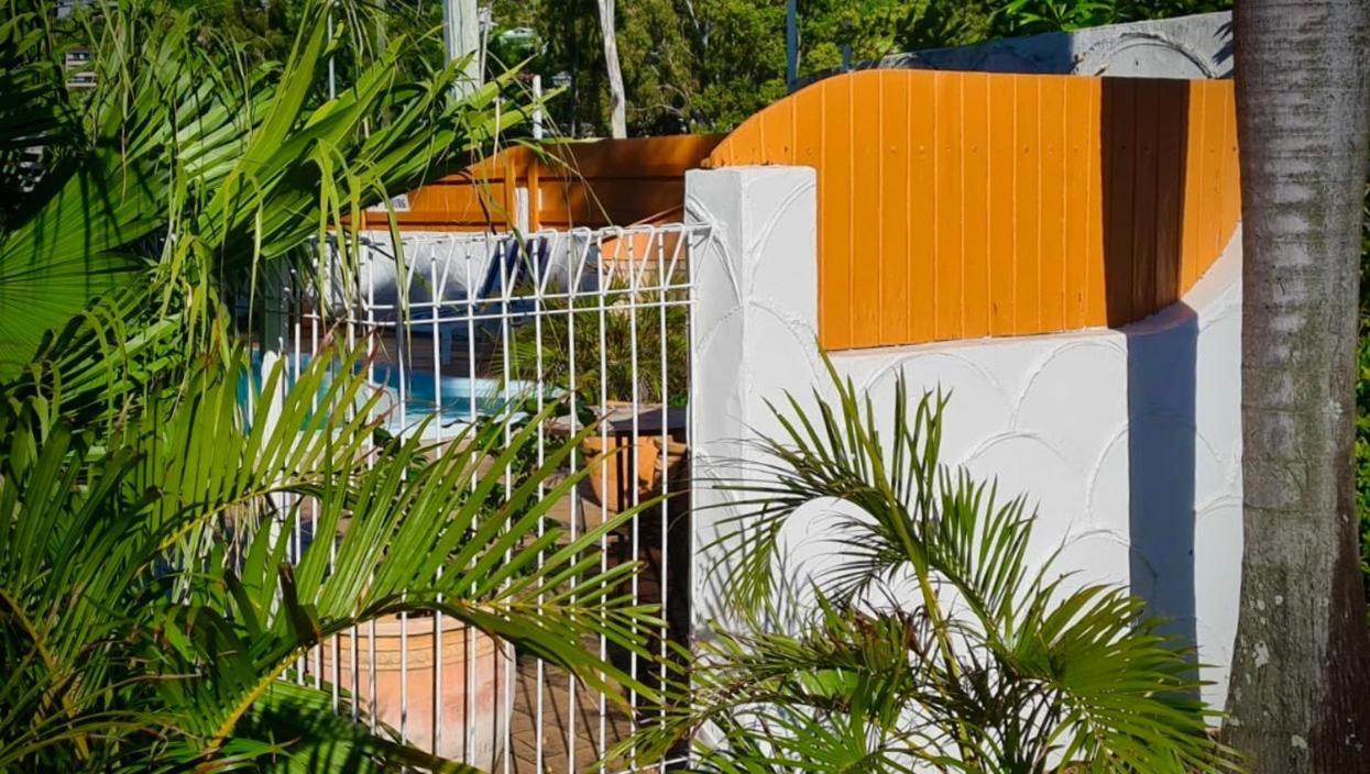 Paradise Court Units Aparthotel Airlie Beach