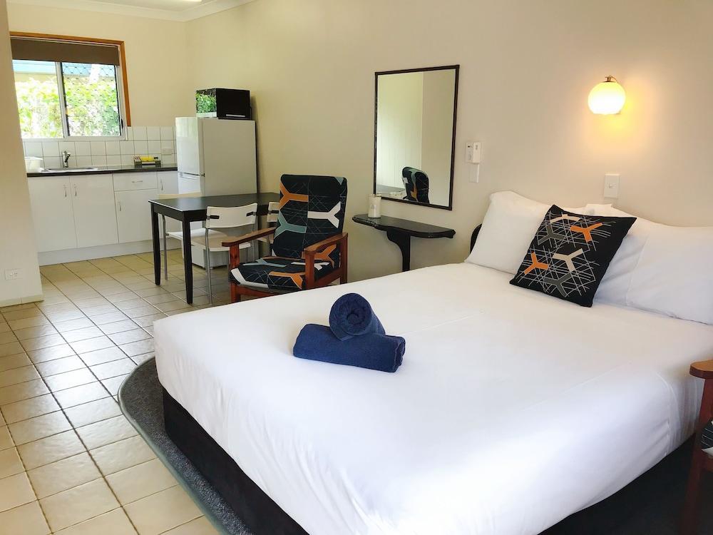 Paradise Court Units Airlie Beach
