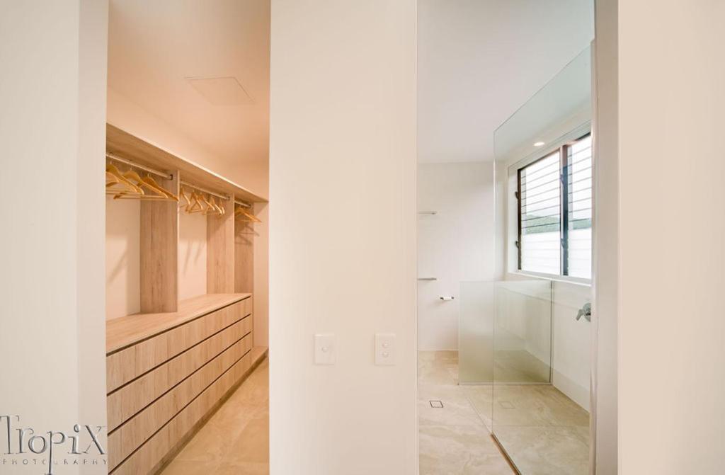 Splendeur Sur La - Three Bedroom Apartment *