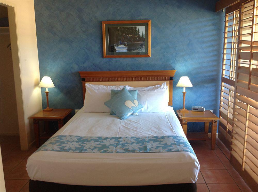 At Boathaven Bay 4* Airlie Beach