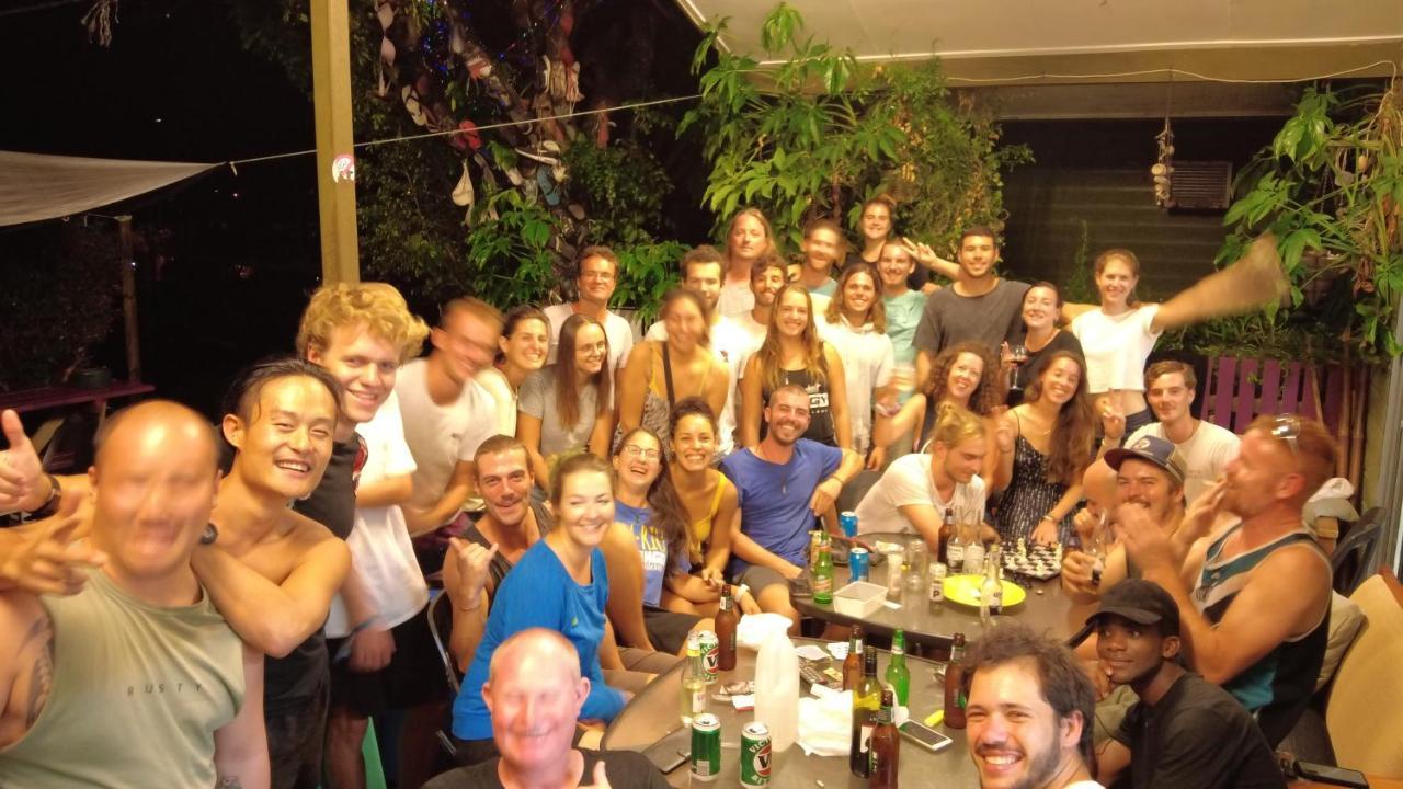 Backpackers By The Bay * Airlie Beach
