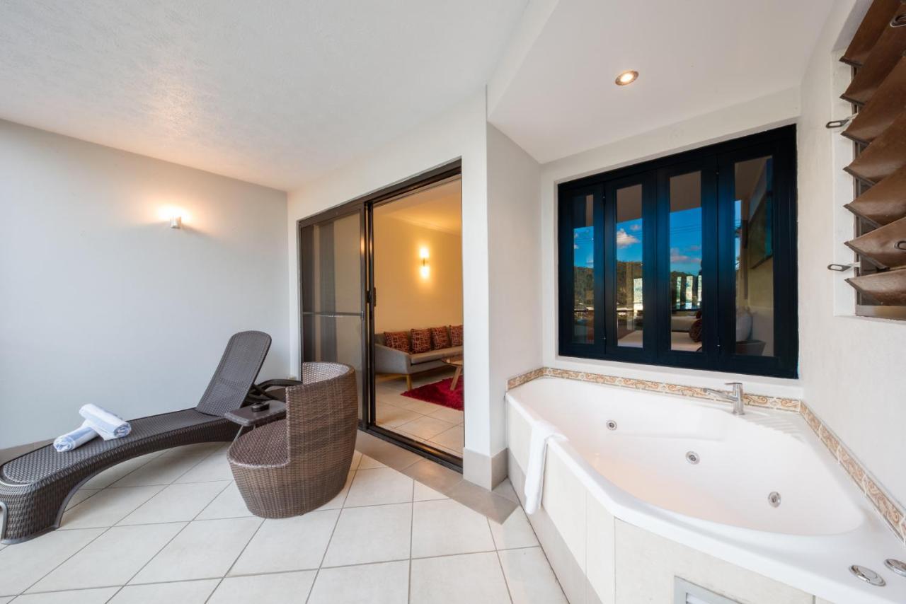 At Waterfront Whitsunday Retreat - Adults Only 4*