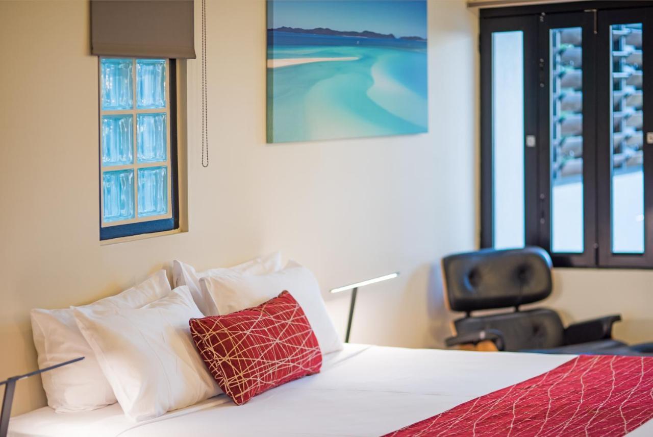 At Waterfront Whitsunday Retreat - Adults Only