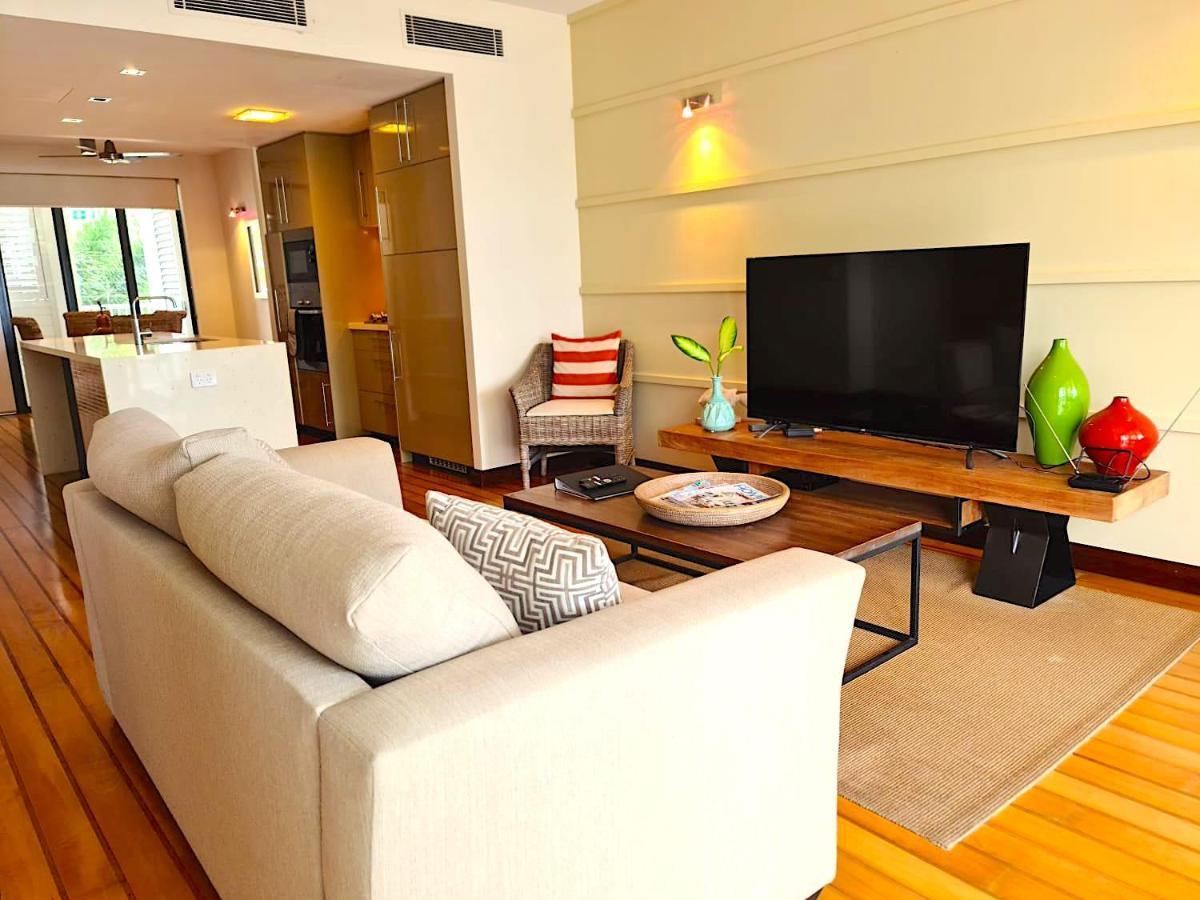 Apartment Boathouse Port Of Airlie Airlie Beach