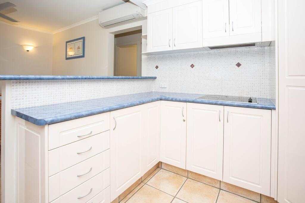 Apartamento Star View 9, Pool, Wifi, Sleep 4, Views In Airlie