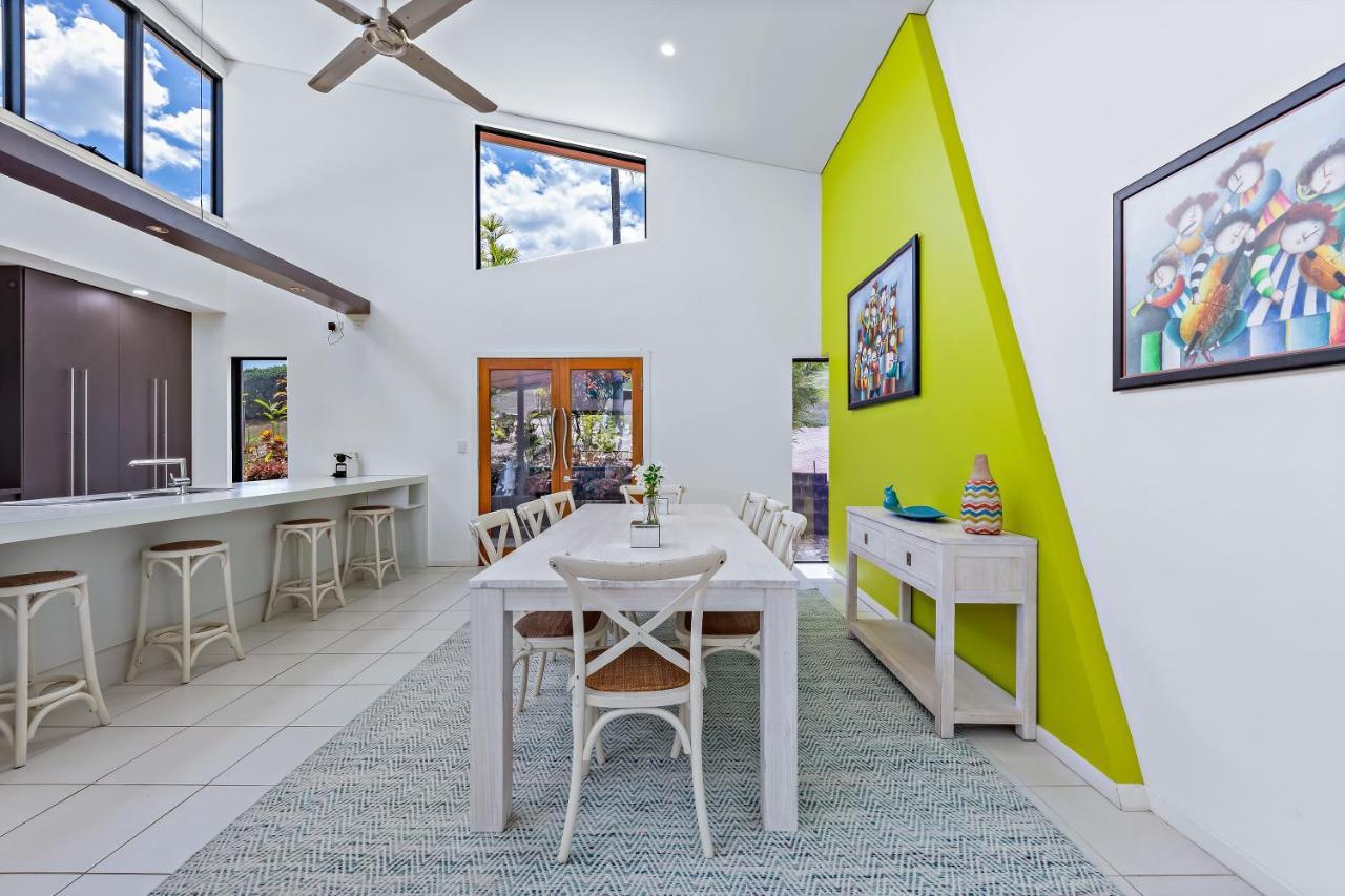 Hilltop Views - Cannonvale * Airlie Beach