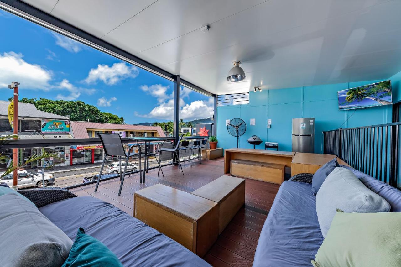 Airlie Sun & #5 Apartment