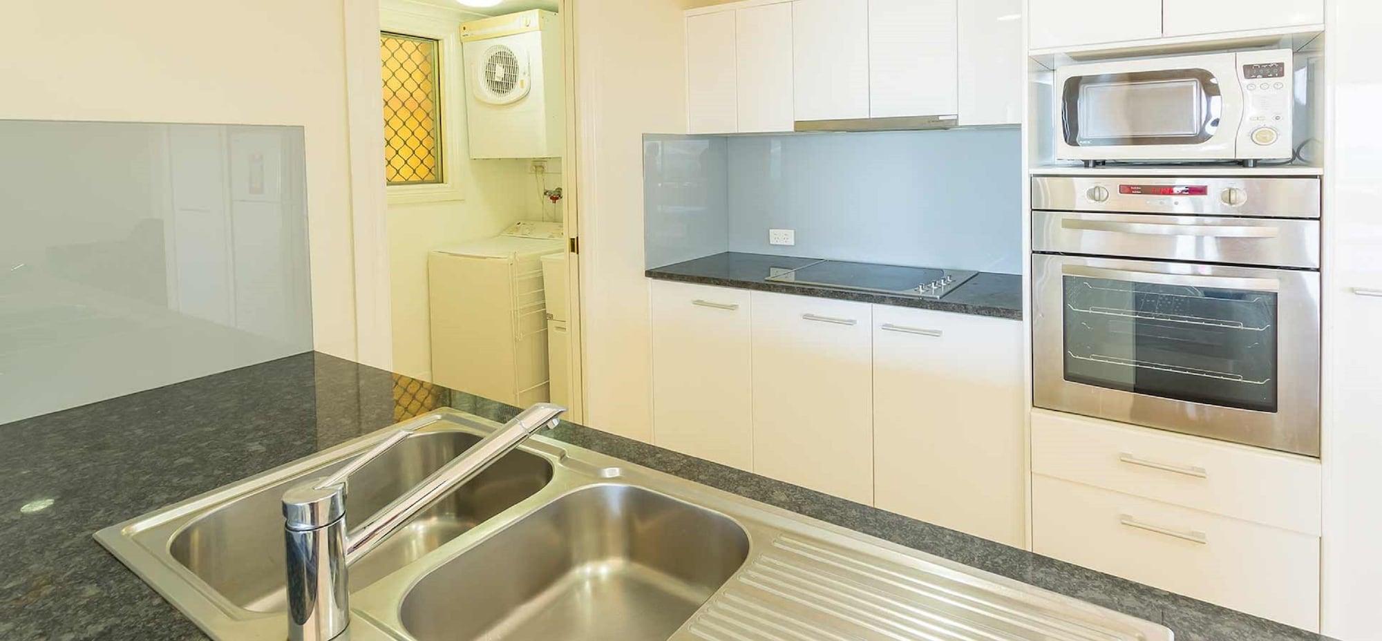 Toscana Village Lodge Airlie Beach