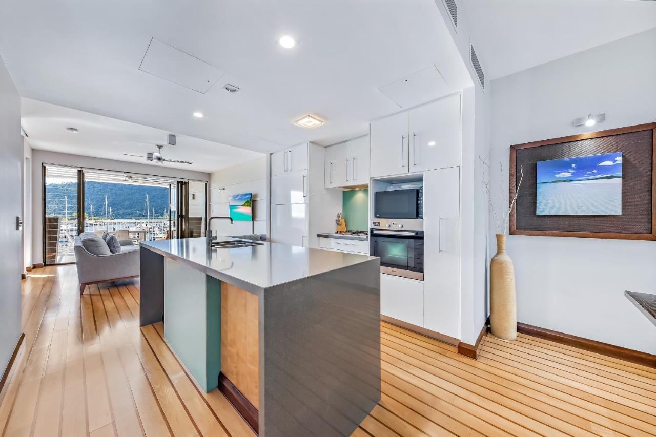 Apartment Seas The Day At The Marina Airlie Beach