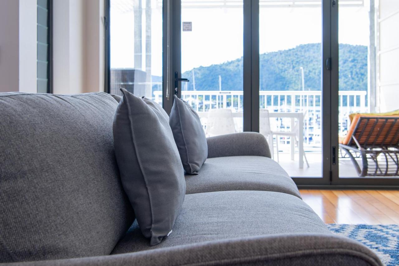 Apartment Seas The Day At The Marina Airlie Beach