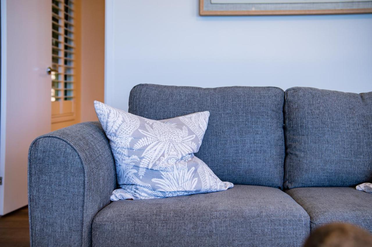 Sea Views On Shingley Apartment Airlie Beach