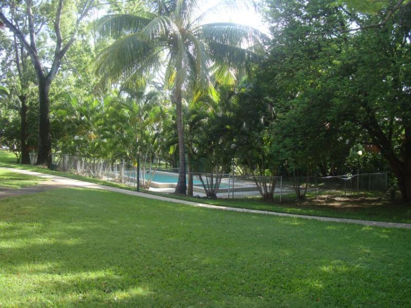 Base Airlie Hostel Airlie Beach