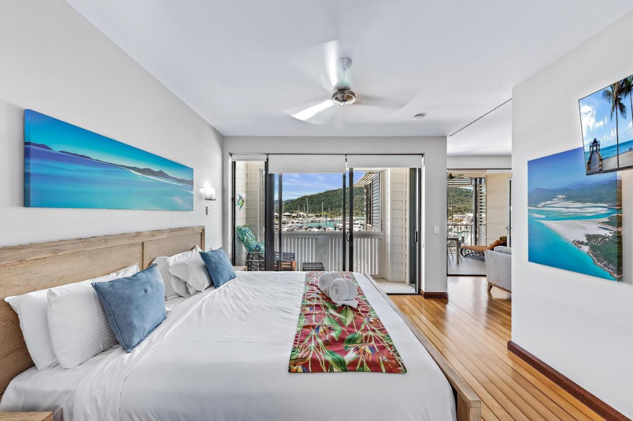 Seas The Day At The Marina * Airlie Beach